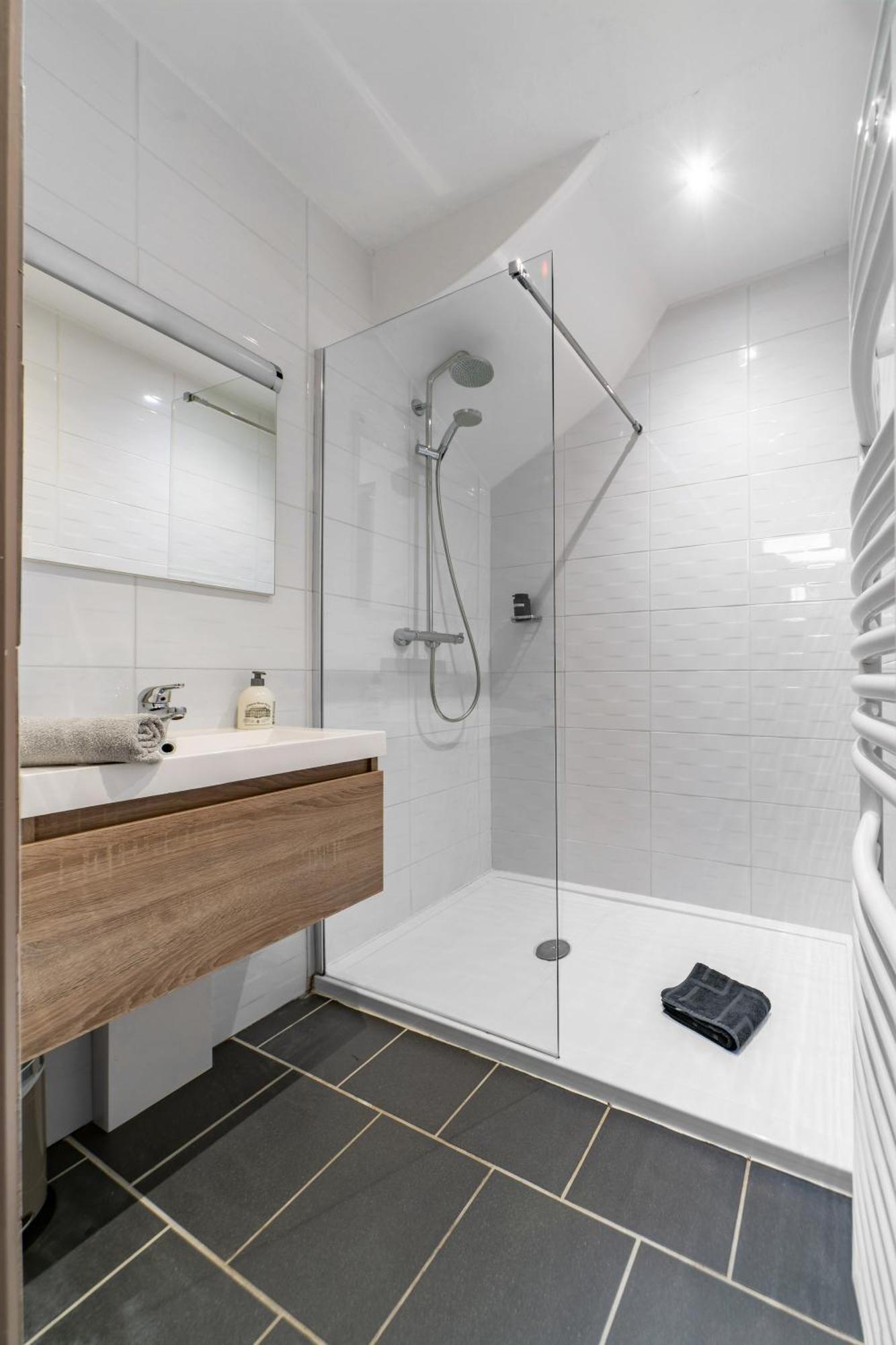 Le Vizier - Appartement Design Avec Parking En Centre Ville Виши Экстерьер фото