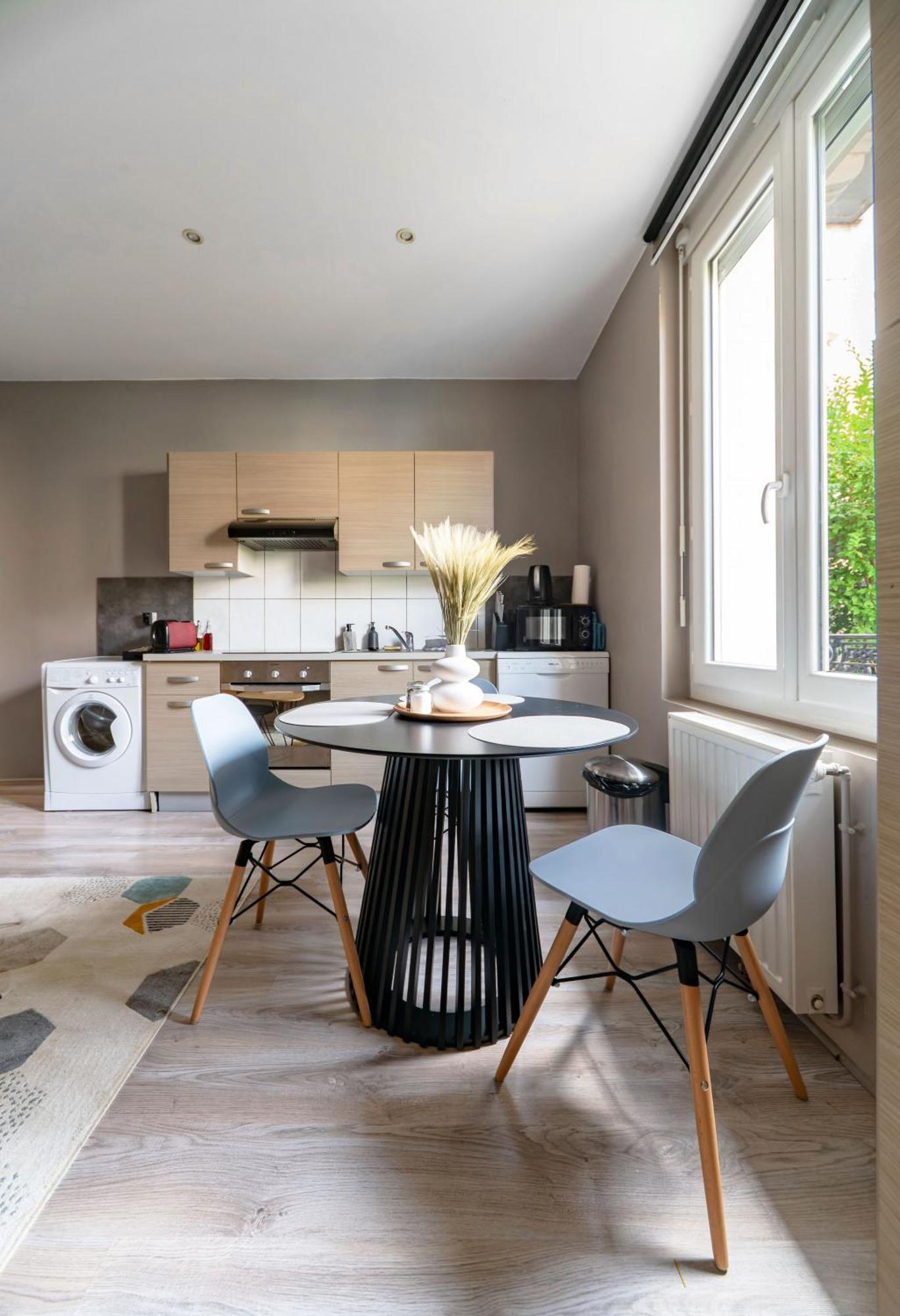 Le Vizier - Appartement Design Avec Parking En Centre Ville Виши Экстерьер фото