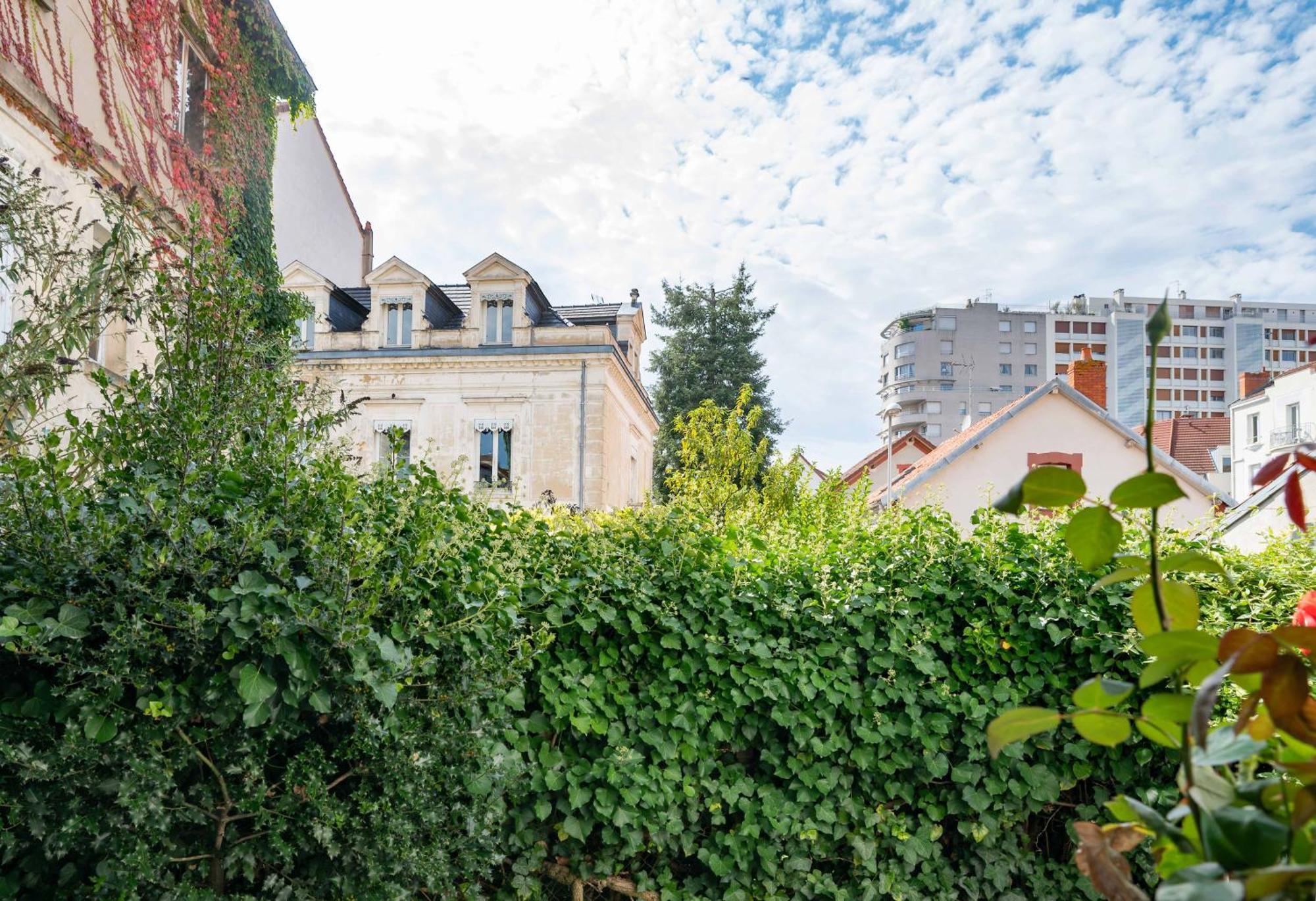 Le Vizier - Appartement Design Avec Parking En Centre Ville Виши Экстерьер фото